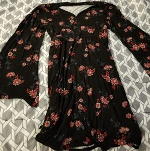 Torrid jersey bell sleeve dress size 3